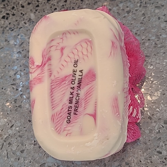 Handmade Soap w/ Loofah - Picture 3 of 3
